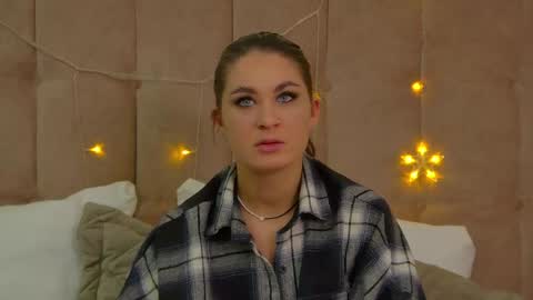 Snapshot of rachellsimpson chatting on December 19, 10:21 pm RachellSimpson online show from December 19, 10:21 pm