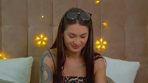 Snapshot of rachellsimpson chatting on January 13, 6:38 pm RachellSimpson online show from January 13, 6:38 pm