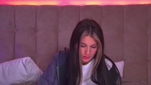 Snapshot of rachellsimpson chatting on January 28, 3:57 am RachellSimpson online show from January 28, 3:57 am