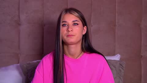 Snapshot of rachellsimpson chatting on February 3, 9:29 pm RachellSimpson online show from February 3, 9:29 pm