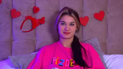 Snapshot of rachellsimpson chatting on February 18, 5:09 am RachellSimpson online show from February 18, 5:09 am