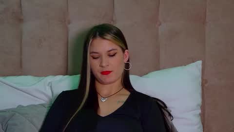 Snapshot of rachellsimpson chatting on March 8, 10:13 pm RachellSimpson online show from March 8, 10:13 pm