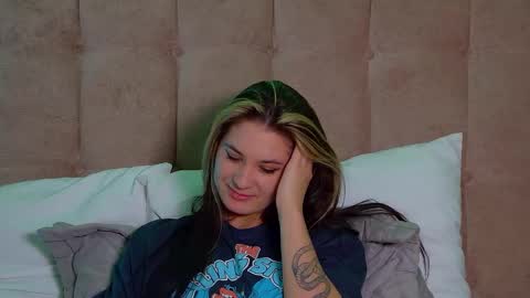 Snapshot of rachellsimpson chatting on March 9, 4:38 am RachellSimpson online show from March 9, 4:38 am