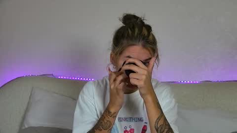 Snapshot of rachellsimpson chatting on September 16, 7:04 pm RachellSimpson online show from September 16, 7:04 pm