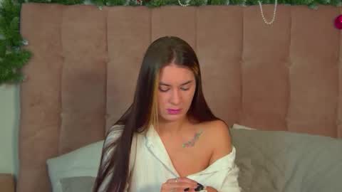 Snapshot of rachellsimpson chatting on December 20, 6:37 pm RachellSimpson online show from December 20, 6:37 pm