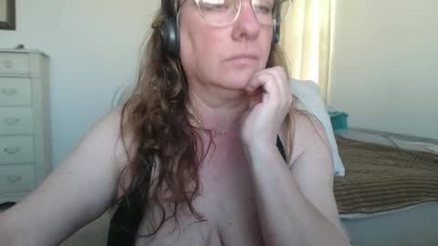 rachelplays online show from February 5, 4:33 pm
