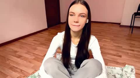 Snapshot of rachelpoisso chatting on November 2, 9:11 am Rachel online show from November 2, 9:11 am