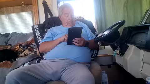 Snapshot of radiomantim chatting on May 19, 3:18 pm Radioman for fun online show from May 19, 3:18 pm