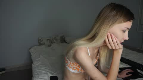 Sara online show from September 24, 3:26 pm