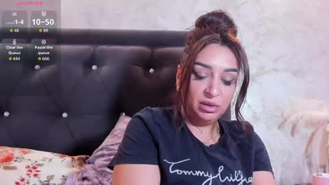 raelledarkstar online show from April 17, 8:12 pm