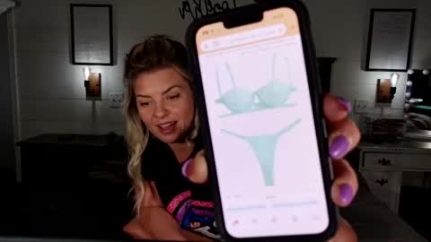 Rae Quinn and Doctor Dustin online show from April 23, 2:24 am