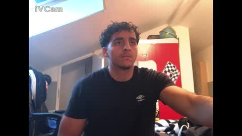 Snapshot of raes69 chatting on December 18, 9:15 am raes online show from December 18, 9:15 am