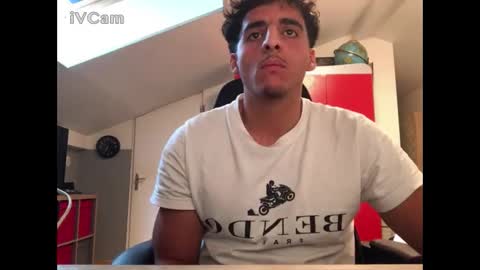 Snapshot of raes69 chatting on February 5, 10:20 am raes online show from February 5, 10:20 am