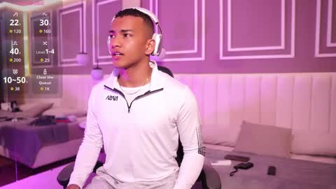 rafa_cruz online show from February 3, 12:32 pm