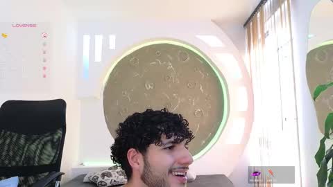 Snapshot of rafael_mendez chatting on September 10, 8:42 pm R A F A E L online show from September 10, 8:42 pm