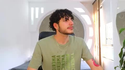 Snapshot of rafael_mendez chatting on September 12, 8:53 pm R A F A E L online show from September 12, 8:53 pm