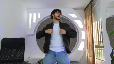 Snapshot of rafael_mendez chatting on September 18, 9:17 pm R A F A E L online show from September 18, 9:17 pm