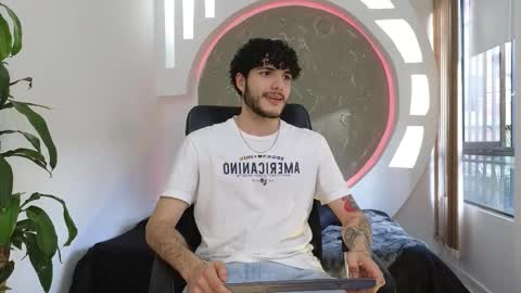 Snapshot of rafael_mendez chatting on September 23, 9:51 pm R A F A E L online show from September 23, 9:51 pm