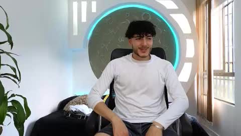 Snapshot of rafael_mendez chatting on September 28, 8:47 pm R A F A E L online show from September 28, 8:47 pm