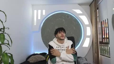 Snapshot of rafael_mendez chatting on October 1, 8:26 pm R A F A E L online show from October 1, 8:26 pm