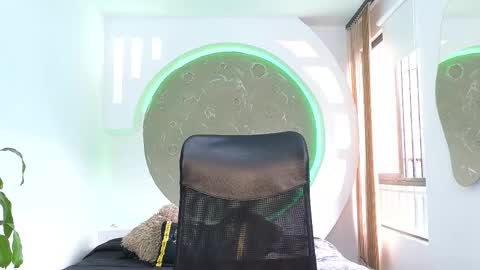 Snapshot of rafael_mendez chatting on October 8, 8:17 pm R A F A E L online show from October 8, 8:17 pm