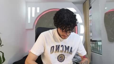 Snapshot of rafael_mendez chatting on October 21, 9:04 pm R A F A E L online show from October 21, 9:04 pm