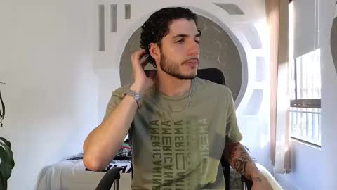 Snapshot of rafael_mendez chatting on November 5, 8:53 pm R A F A E L online show from November 5, 8:53 pm