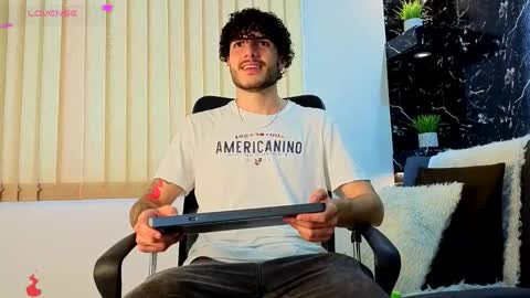 Snapshot of rafael_mendez chatting on December 3, 8:51 pm R A F A E L online show from December 3, 8:51 pm