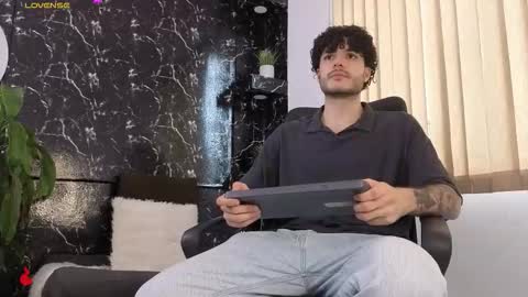 R A F A E L online show from February 8, 8:45 pm