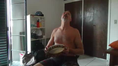 Snapshot of rafaelsel chatting on December 5, 4:58 pm Big Uncle Jungle online show from December 5, 4:58 pm