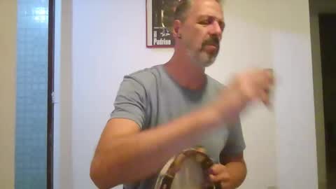 Snapshot of rafaelsel chatting on December 19, 12:17 am Big Uncle Jungle online show from December 19, 12:17 am