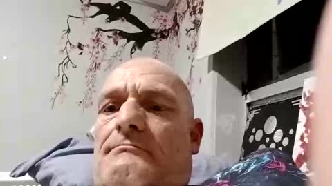 Snapshot of ragingzef69 chatting on November 21, 3:22 pm Bigthickdickinvic online show from November 21, 3:22 pm