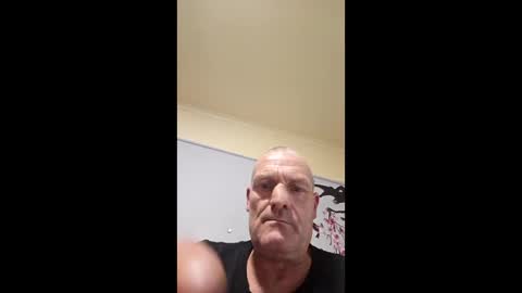 Snapshot of ragingzef69 chatting on May 3, 1:44 am Bigthickdickinvic online show from May 3, 1:44 am