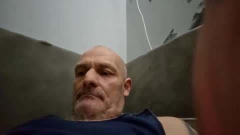 Snapshot of ragingzef69 chatting on May 17, 1:29 pm Bigthickdickinvic online show from May 17, 1:29 pm