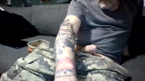Snapshot of ragingzef69 chatting on July 8, 1:59 pm Bigthickdickinvic online show from July 8, 1:59 pm