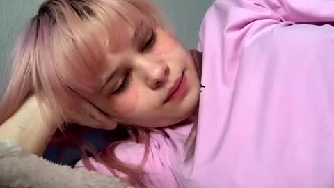 Eshly online show from April 16, 8:48 am