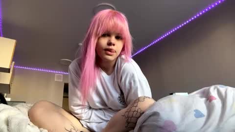 Eshly online show from April 28, 10:53 am