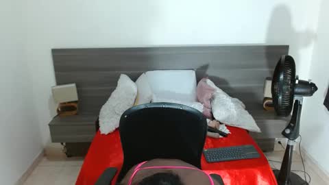 raichellcooper1 online show from February 24, 8:14 pm