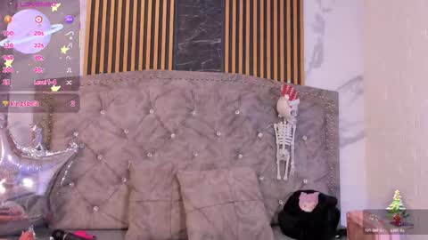 Snapshot of railey_rosse_ chatting on November 24, 8:08 pm Welcome to my room online show from November 24, 8:08 pm