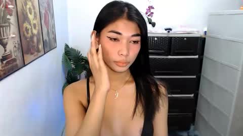 raindrizzle1706 online show from March 23, 3:16 pm