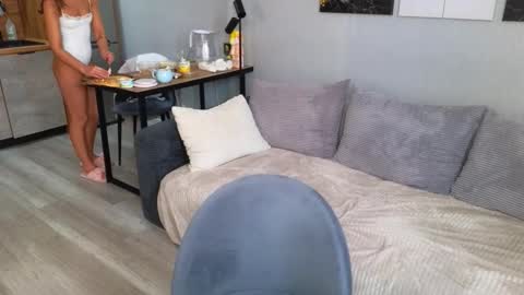 rainevi online show from March 13, 8:21 am