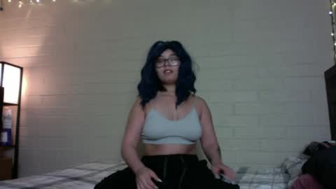 Snapshot of raineydayze chatting on May 27, 2:30 am Rainey online show from May 27, 2:30 am