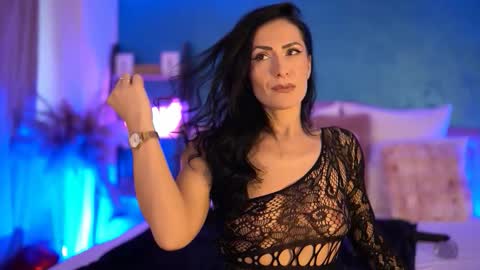 RaisaVawn online show from February 9, 7:12 am