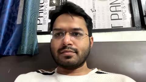 Snapshot of raj_maheesh chatting on January 1, 5:11 am raj_maheesh online show from January 1, 5:11 am