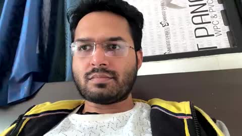 Snapshot of raj_maheesh chatting on January 18, 4:15 am raj_maheesh online show from January 18, 4:15 am