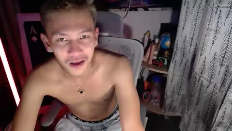 ralfhuge24 online show from March 27, 12:16 pm