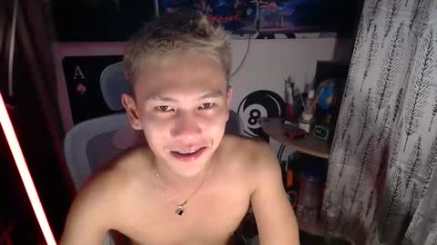 ralfhuge24 online show from April 2, 9:51 am