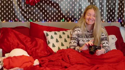 Snapshot of ramichick chatting on December 10, 1:32 am Rami online show from December 10, 1:32 am