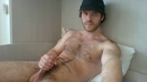 Snapshot of randomguy_42 chatting on May 27, 10:01 am randomguy_42 online show from May 27, 10:01 am