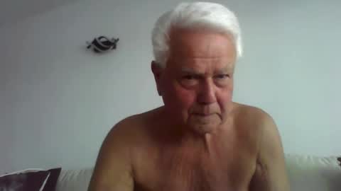 Silver Stallion TwitterRandyth53496071  and  ladyenglishxxx online show from February 4, 2:34 pm